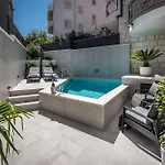 One B With Heated Private Pool Apartman