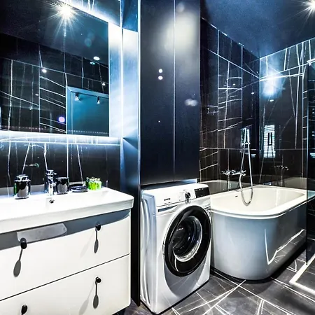 One B With Heated Private Pool Apartment *