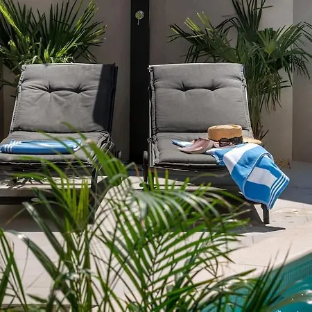 アパート One B With Heated Private Pool *