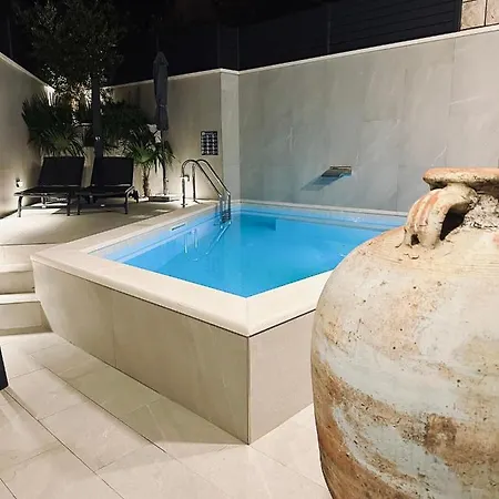 One B With Heated Private Pool * ドゥブロブニク