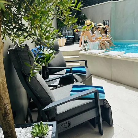 One B With Heated Private Pool アパート ドゥブロブニク