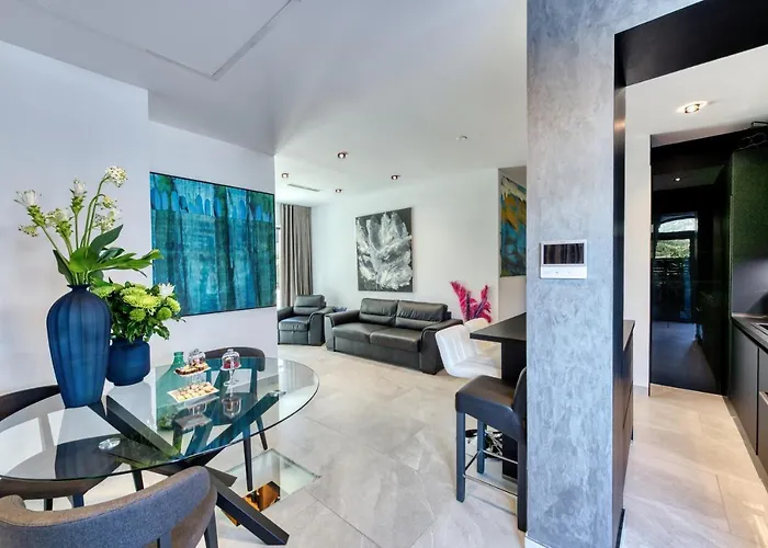 One B With Heated Private Pool Appartement *