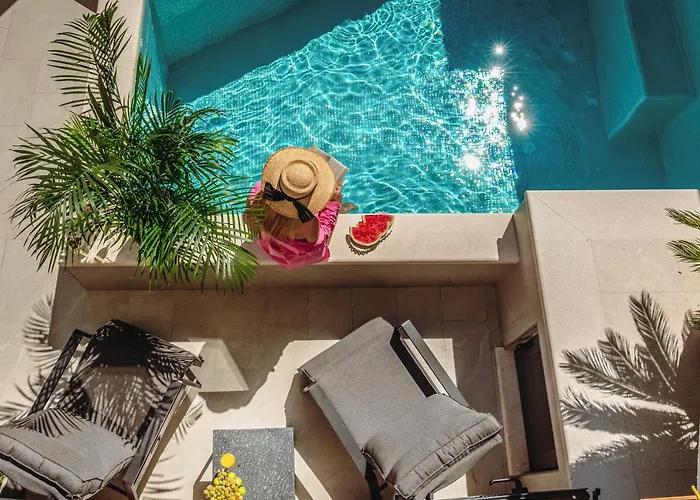 One B With Heated Private Pool Appartement *