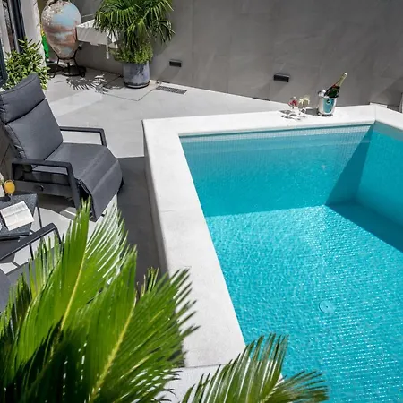 Apartman One B With Heated Private Pool *