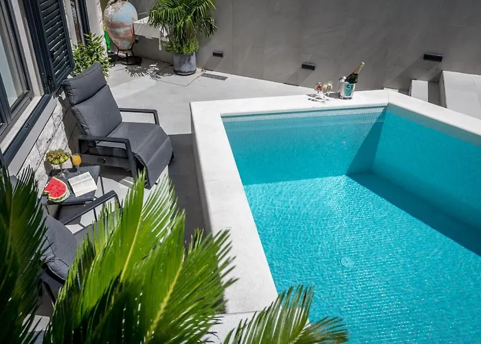 Apartment One B With Heated Private Pool *